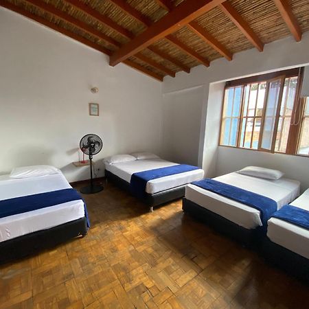 Yolo Hostel Medellín Eksteriør bilde